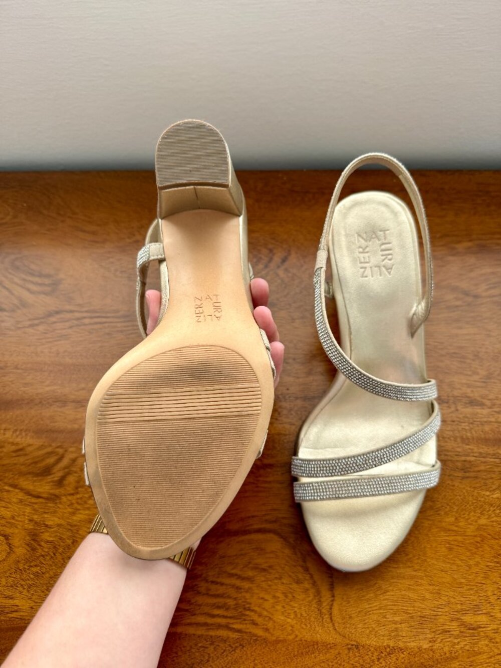 Chic Naturalizer Vanessa Sandal (Champagne) - Picture 4 of 5